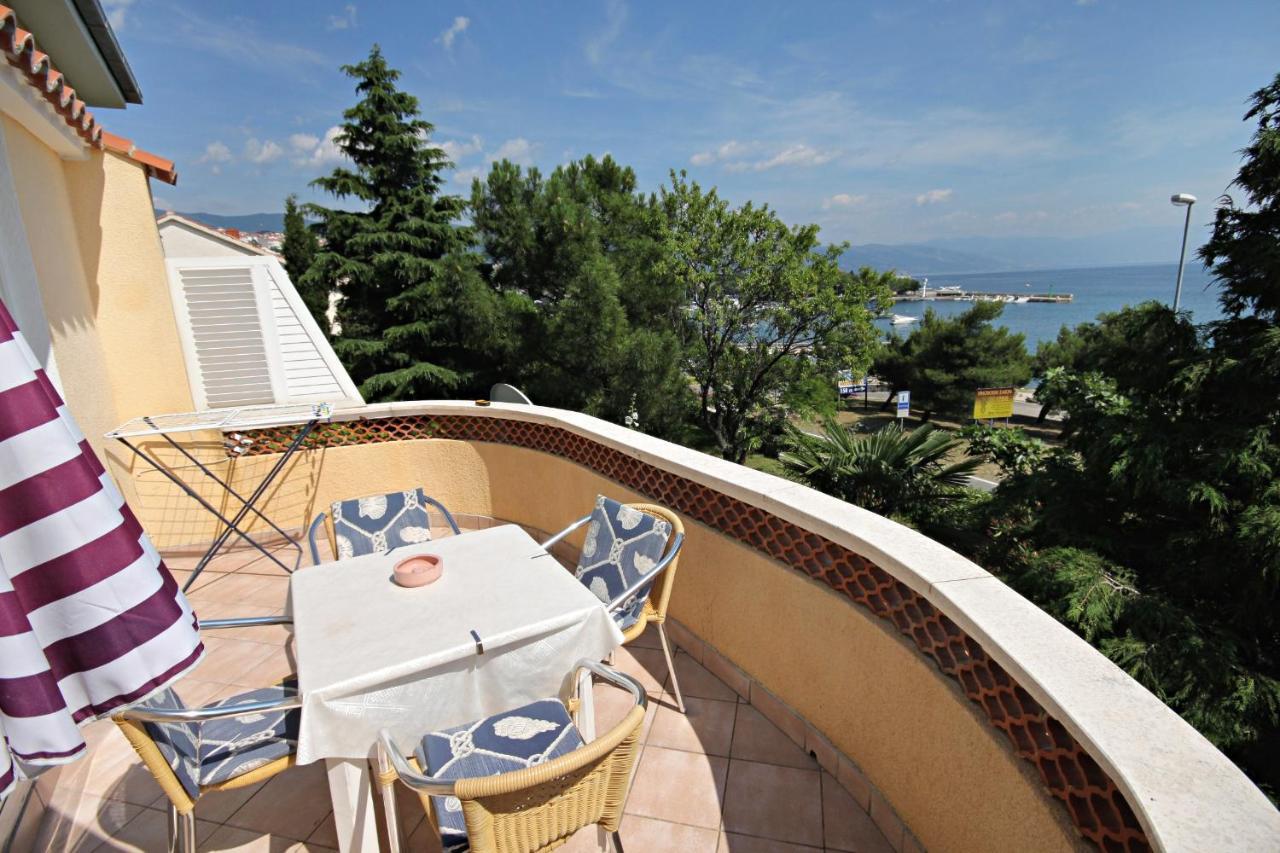 Apartments By The Sea Novi Vinodolski - 5558 Zewnętrze zdjęcie